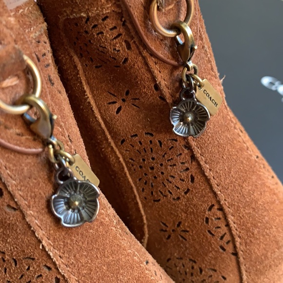 COACH Bowery tea-rose suede Chelsea bootie in Saddle - Picture 5 of 14